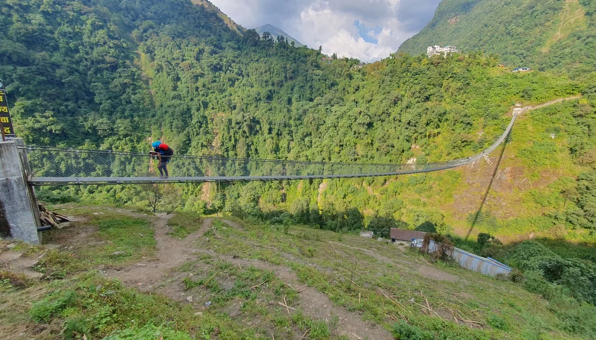 280m lange Hängebrücke auf dem Rückweg | © DAV-LU / Axel Petermann