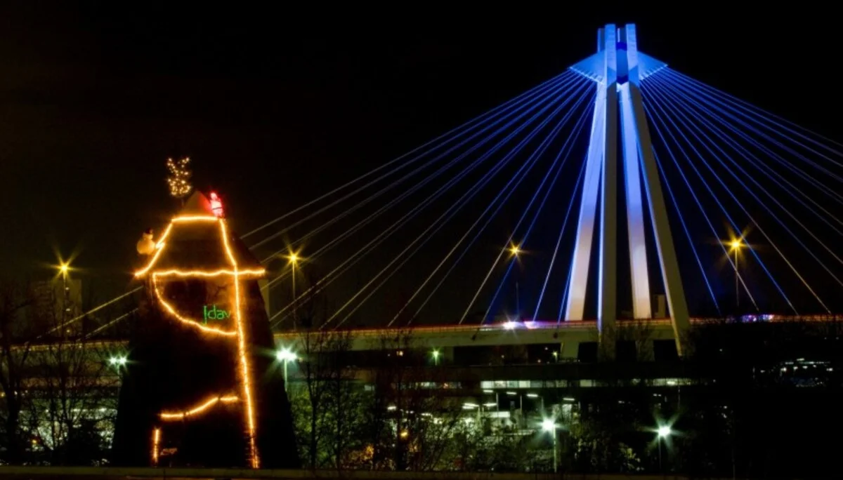 Kletteranlage mit Weihnachtsbeleuchtung  | © DAV-LU